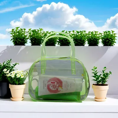 Durable Clear PVC Toiletry Organizer Bag for Travel Convenience