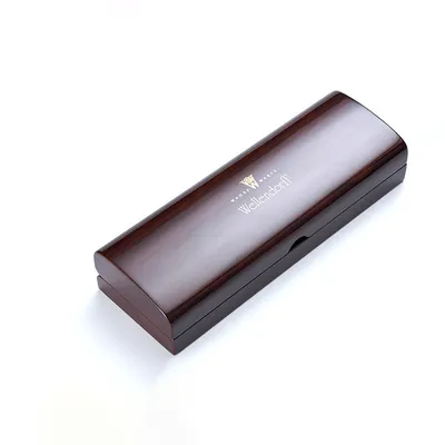 Custom Wooden Box for a Clamshell-Style Piano-Finish Fountain Pen