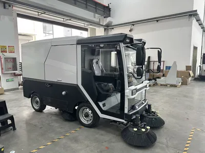 Electric Outdoor Sweeper for Parks and Parking Areas