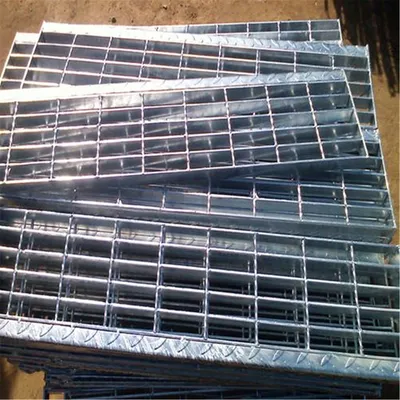 Yantai Factory Hot DIP Galvanized or Painting Serrated Anti Slip Metal Grating Staircase Step with Nosing
