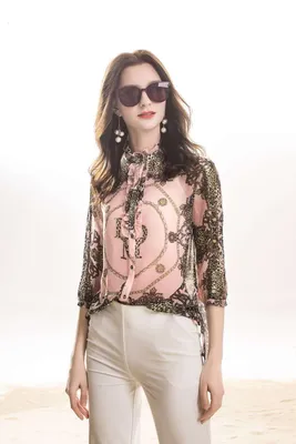 2022 Latest Fashion Pattern Design Women′ S T-Shirt
