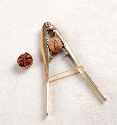 Highly Recommended: Iron With Zincification Nut Cracker (HT-101)