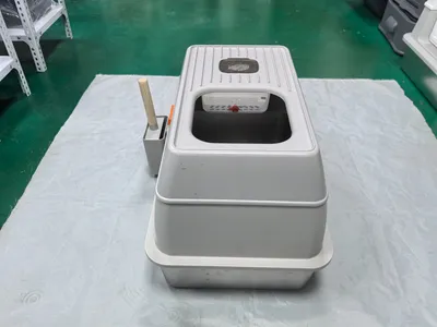 Advanced Leak-Proof Cat Litter Box for Hassle-Free Cleaning