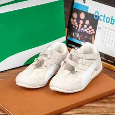 Breathable and Lightweight Kid Shoes - Perfect for Sports Activities