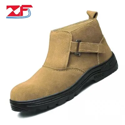 Industrials Work Pull on Safety Shoes for Construction Worker