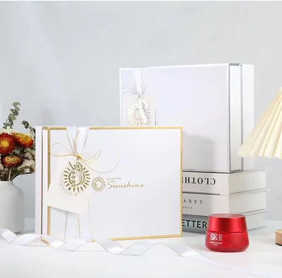 Custom Cardboard Corrugated Foldable Packing Fold Paper Packaging Gift Box for Clothing/Cosmetic/Arts and Crafts/Shoes/Candle/Rose/Gift/Carton Box