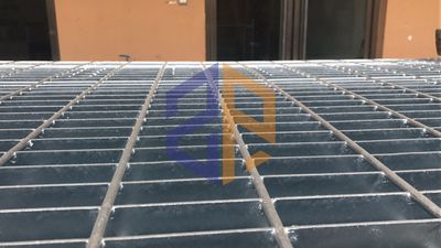 Customized Compound Corrugated Cross Bar Steel Grating Custom Cheap Price Galvanized Iron Steel Heavy Duty Grating