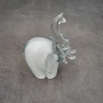 Gifts and Crafts White Elephant Glass Art Glass for Home or Desk Decoration