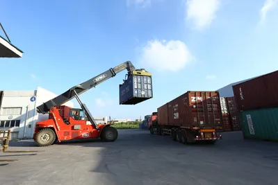 Port Machinery 45ton Container Reach Stacker Zhrs4531-5c4CH New Model Stacker