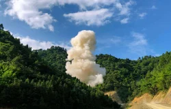 Explosive bond metal