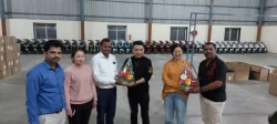 pictures of Visiting customers