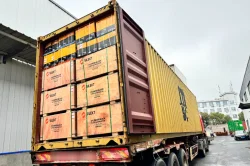 Goods shipping container