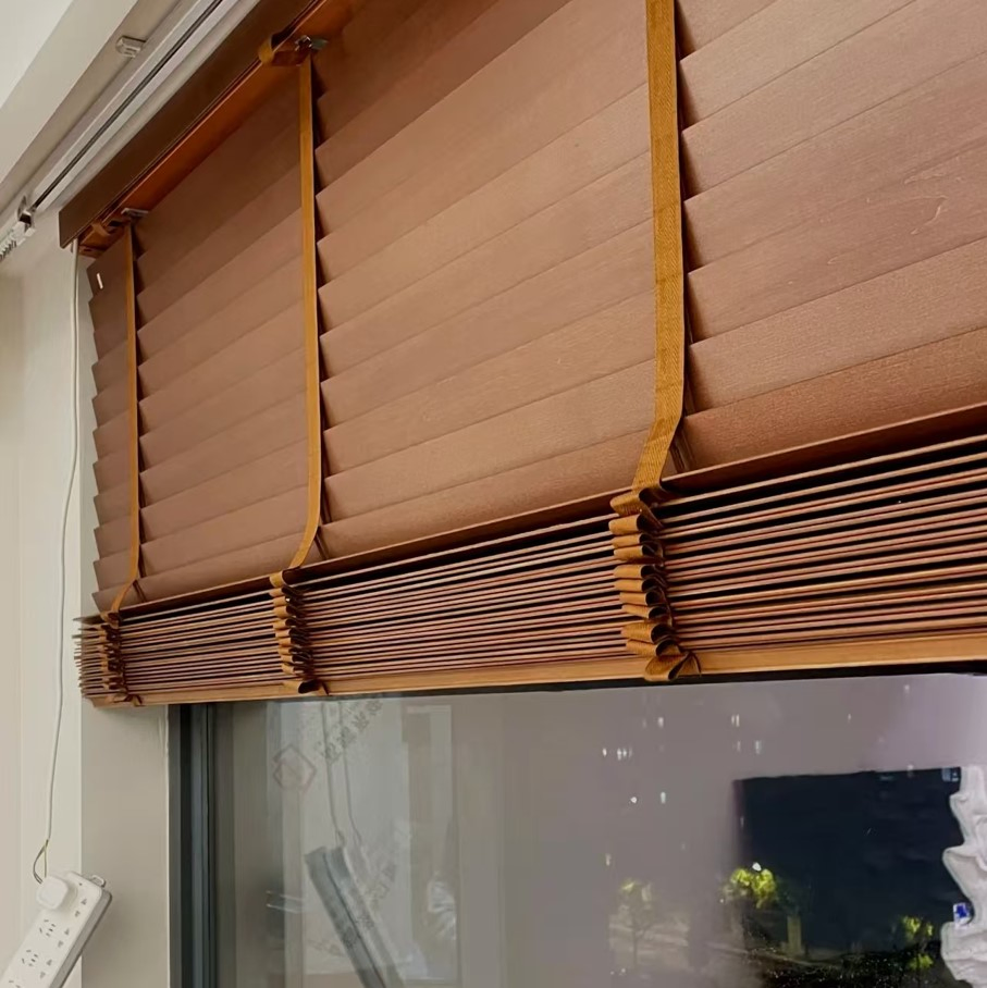 Elegant Cordless Horizontal Venetian Blinds in Natural Wood and Faux Wood