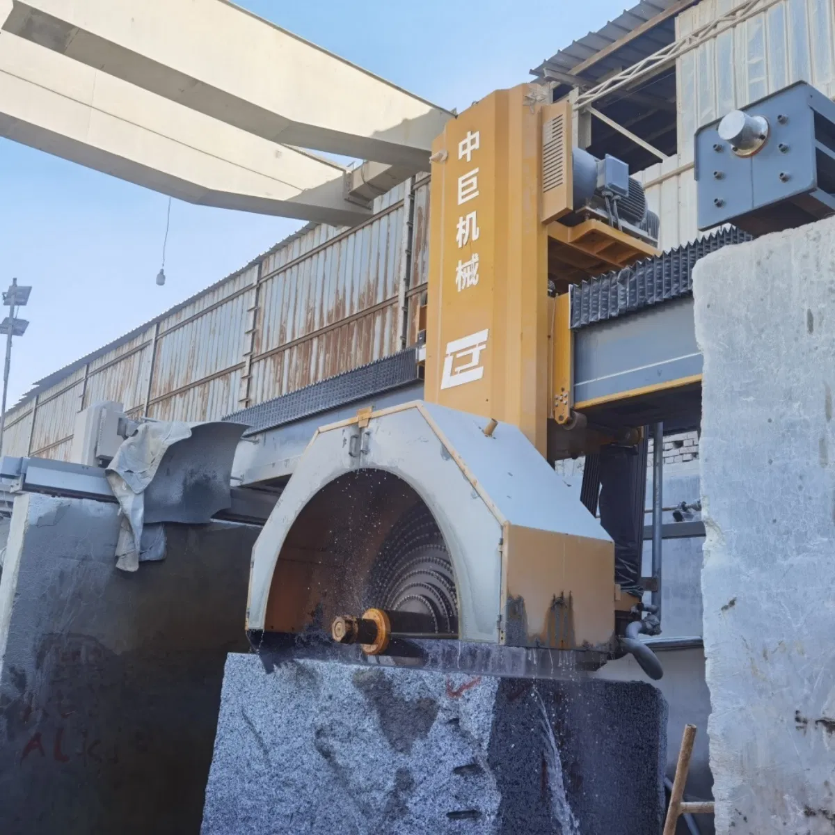 Cost-Effective Heavy-Duty Bridge Cutting Machine with 280mm Capacity