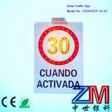 EU Standard Solar Traffic Warning Sign / LED Flashing Road Sign
