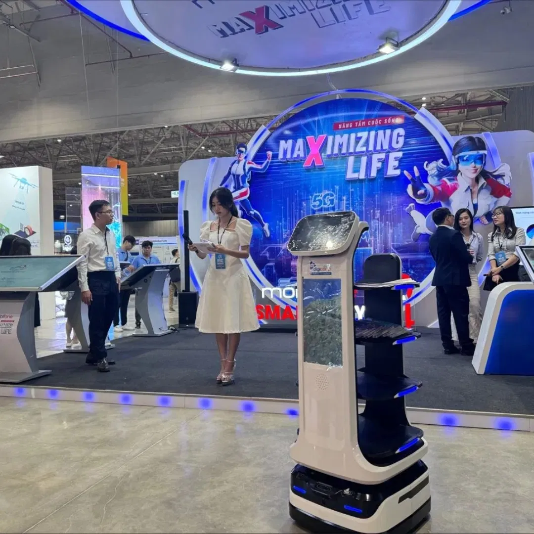 Multi-Function Humanoid Mobile Robot Face Recognition Robot for Hotel Lobby Service