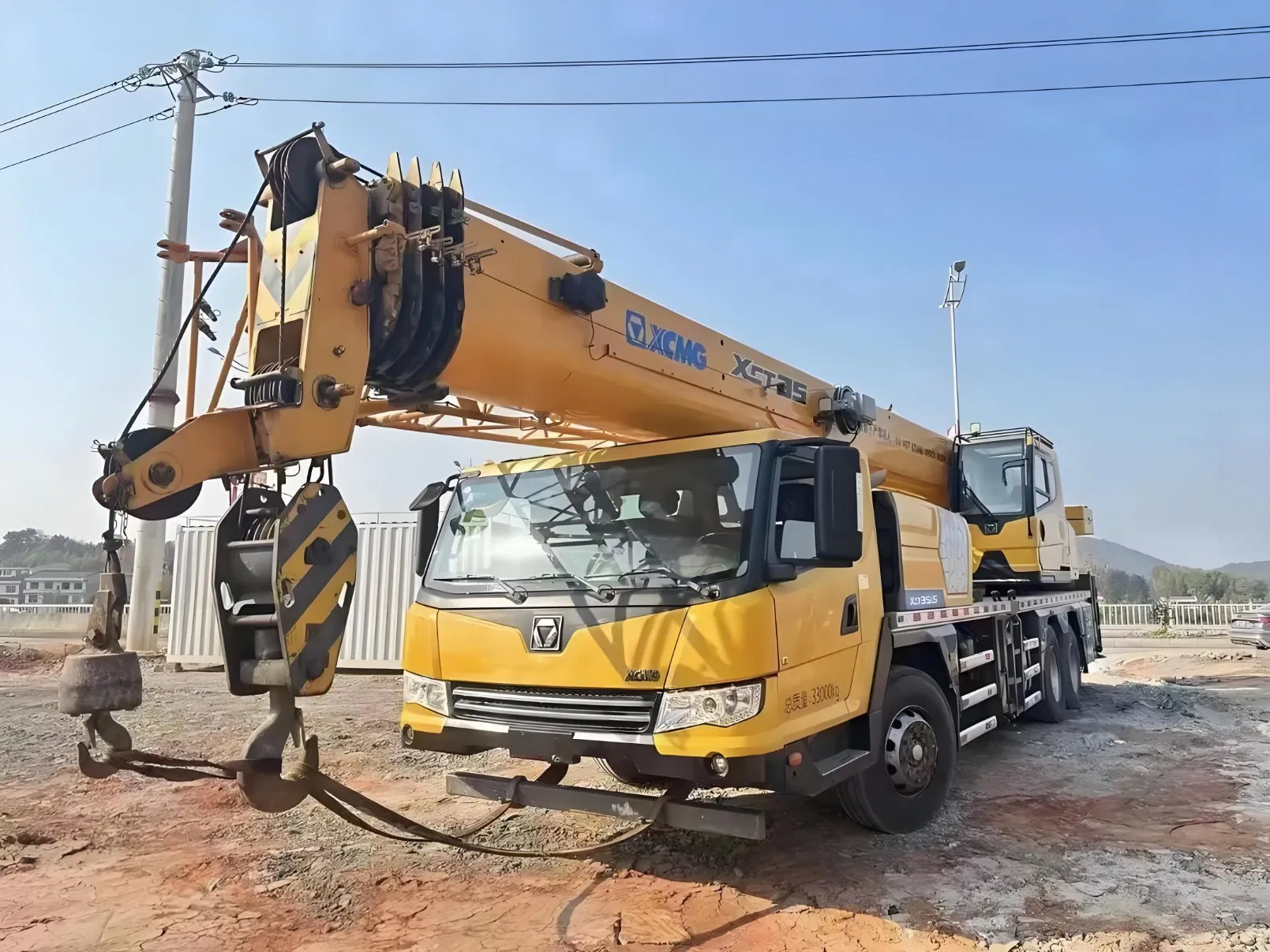 Hydraulic Truck Crane Xct35L5 for Sale Second Hand Hoisting Construction Machinery