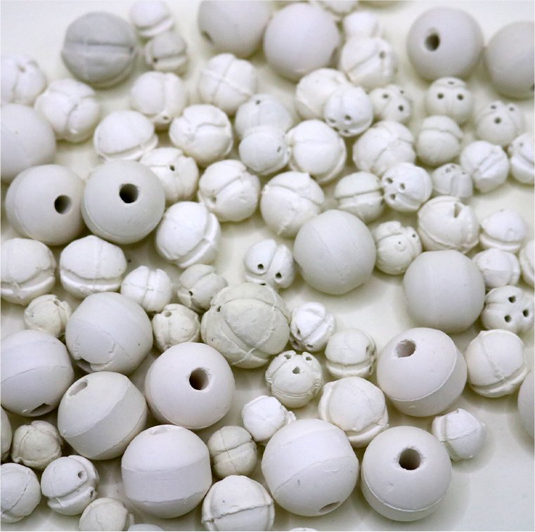 Rongjian 6mm 25mm 38mm 50mm Porous Alumina Ceramic Ball-Alumina Catalyst