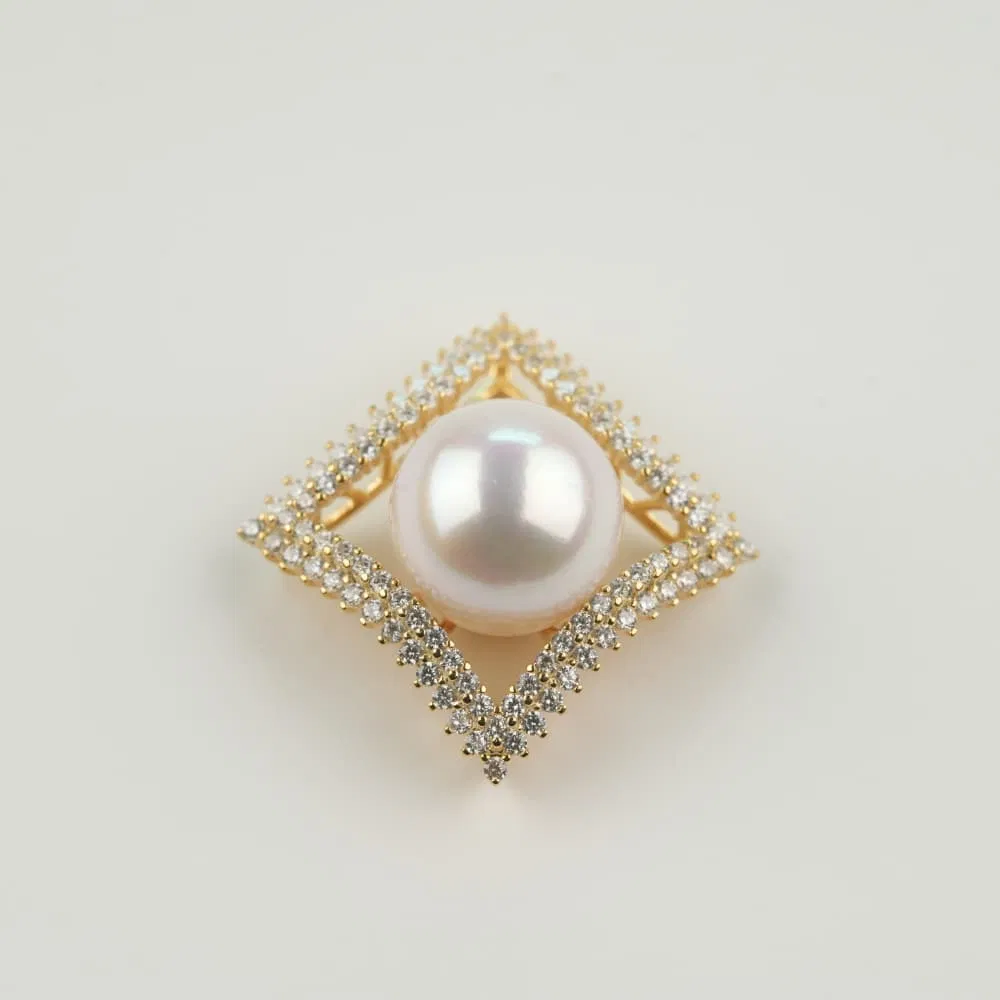 Fashion High Quality Woman's Square Design Freshwater Pearl Pendant Necklace