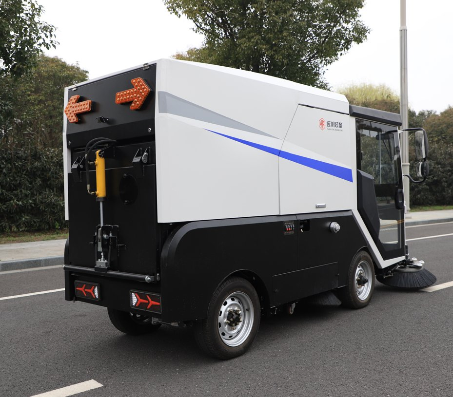 Industrial Road Sweeping Machine Road Sweeper with Hydraulic Dumping