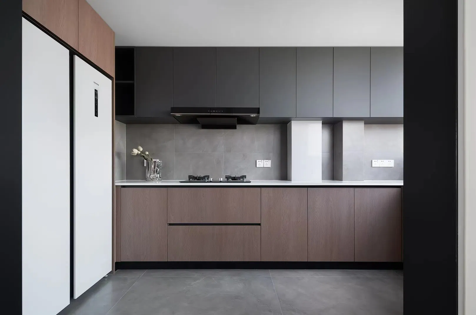 Modern Kitchen Cabinet with Soft Closing Drawers Wood Kitchen Furniture for Apartments