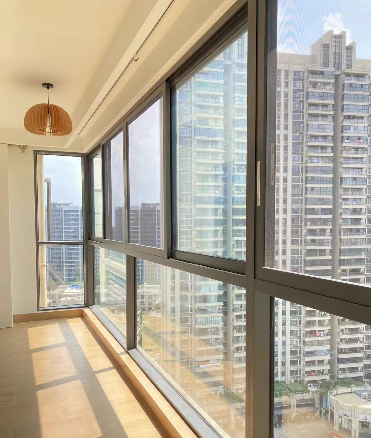 Panoramic Sliding Window: Hidden Frame Design Elegance: a Must for Modern Homes, Bringing Comfort and Goo