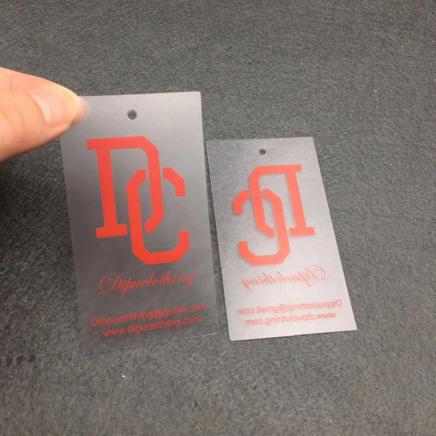 Customized Printing Clothing Garment Plastic Hang Tag, PVC Plastic Hang Tag