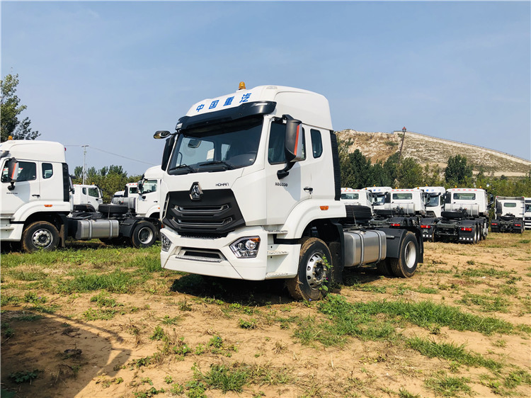 Factory Price E7g380 HOWO 6X4 Tractor Truck for Sale