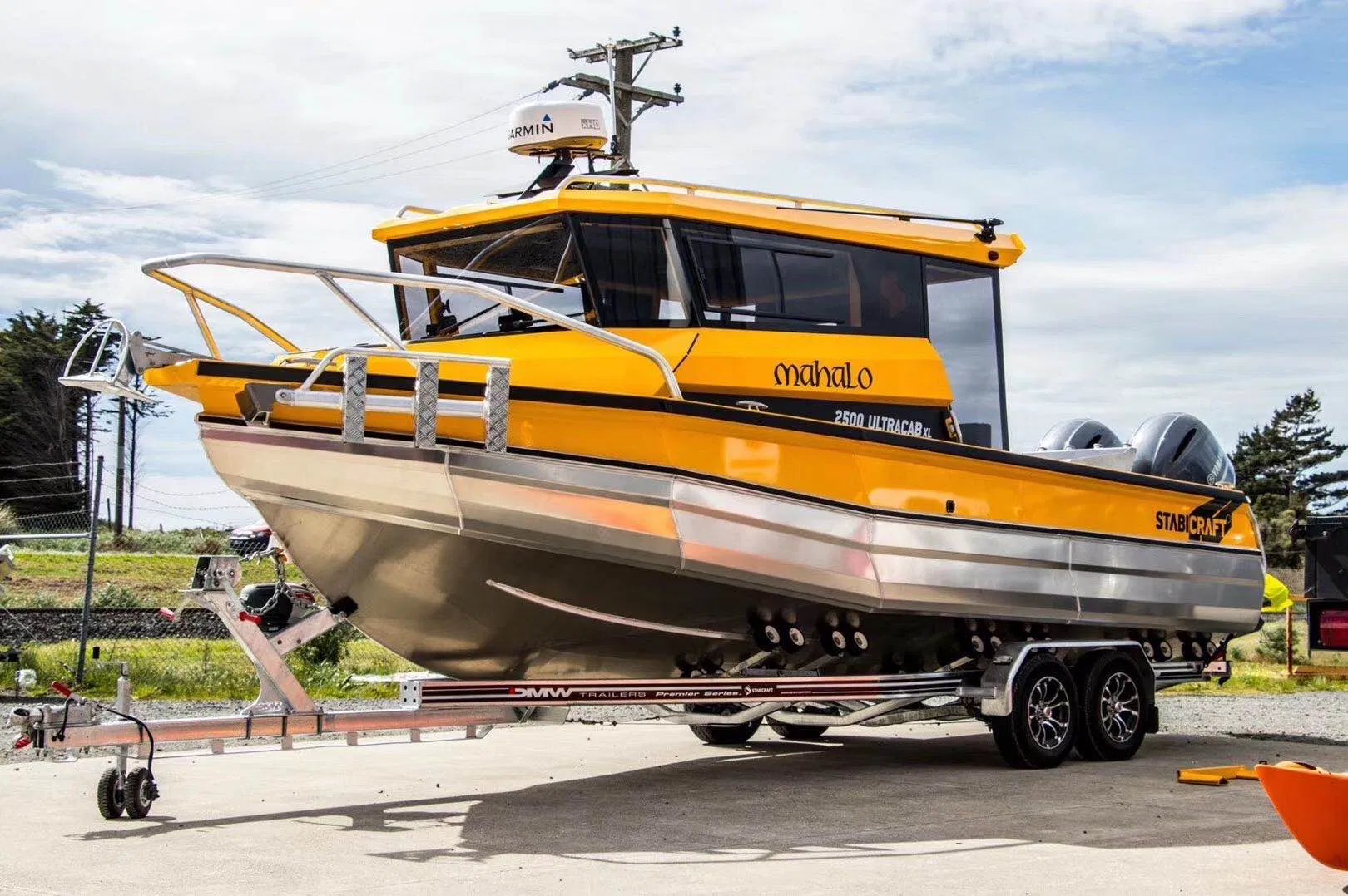Chinese24FT 7.2m Fiberglass Center Console Speed Fishing Motor Boat for Sale