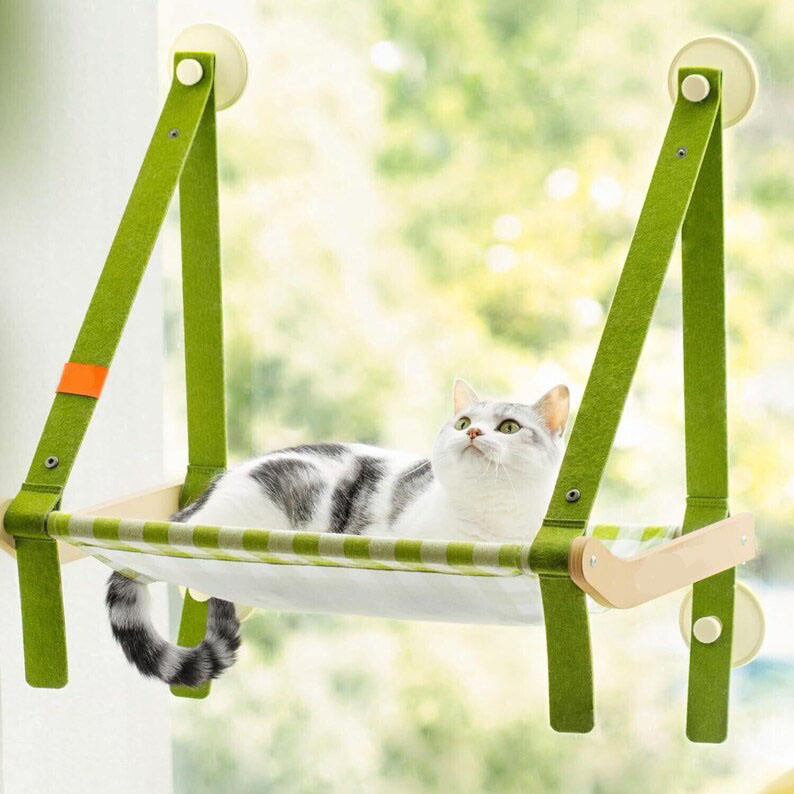Handmade Indoor Pet Activity Toy Sustainable Bamboo and Paper Cat Climbing Frame with Window Suction Cups for Cats and Dogs