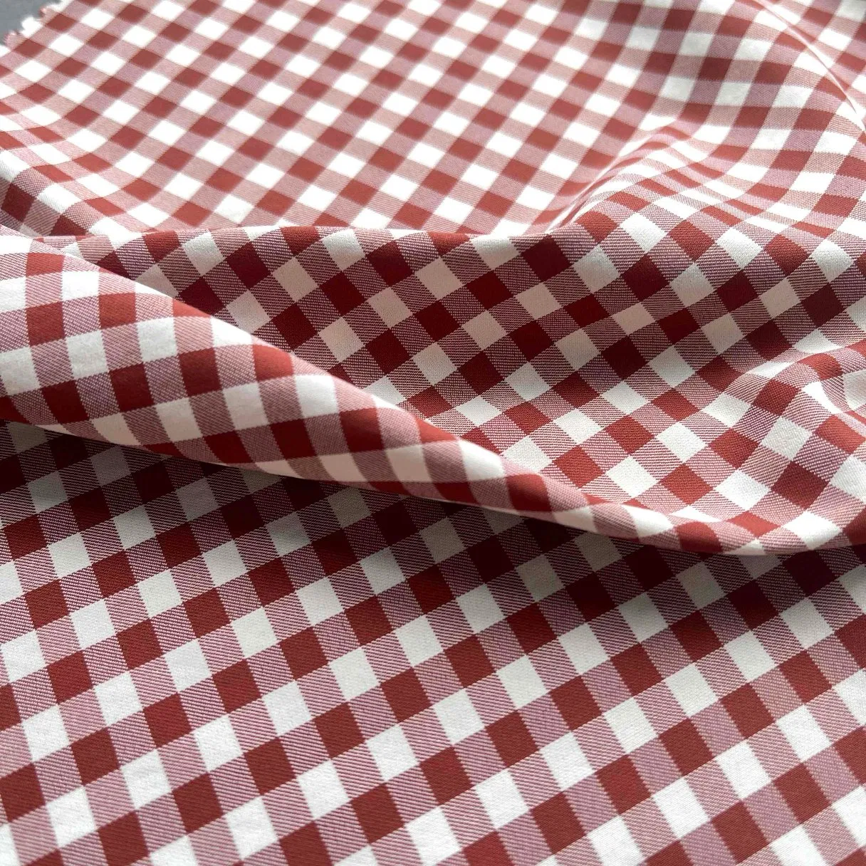Quick Dry Ultra-Soft 100GSM 98%Nylon 2%Spandex 4-Way Stretch Fabric for Activewear