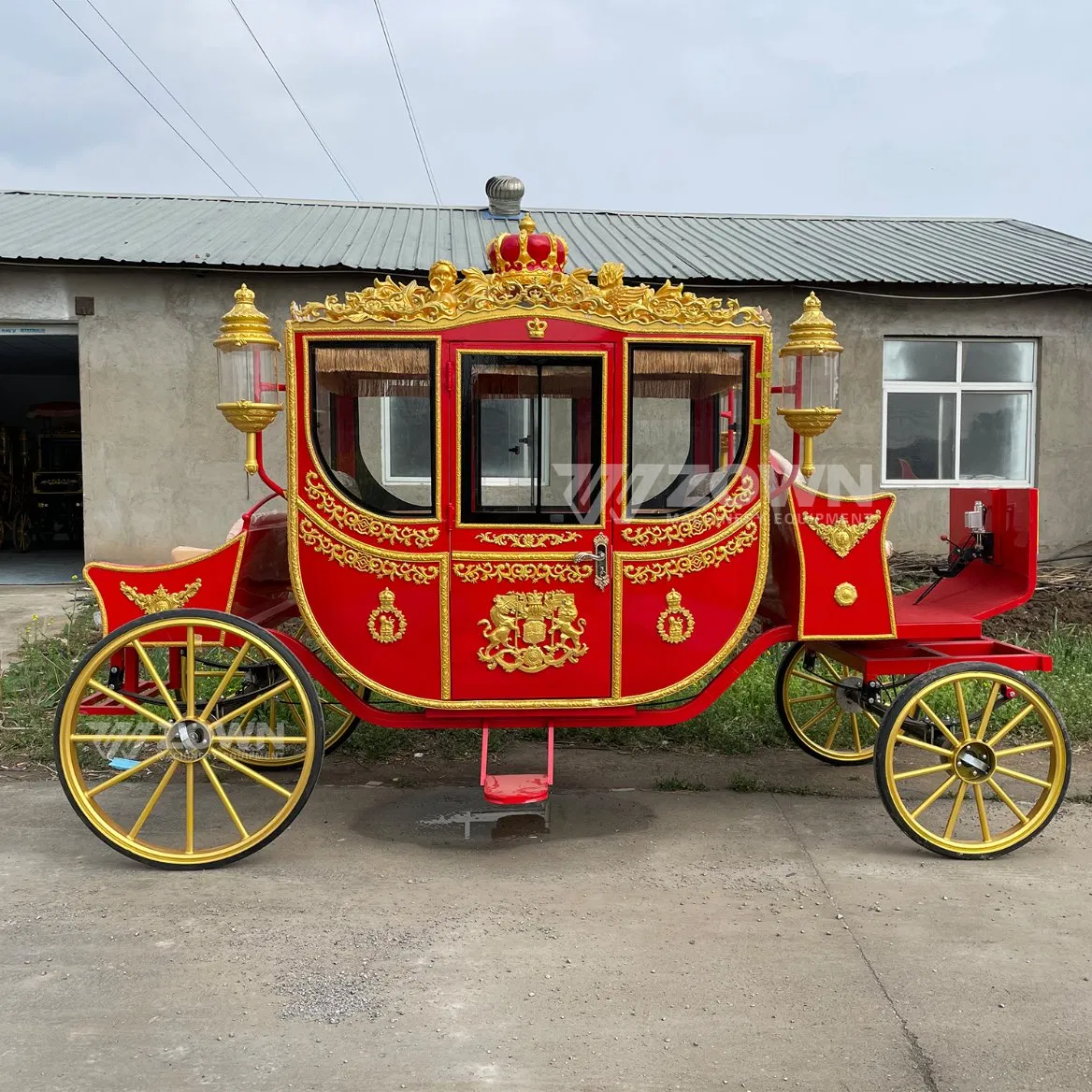 Bright Red Golden Crown Top Royal Electric Wedding Sightseeing Carriage
